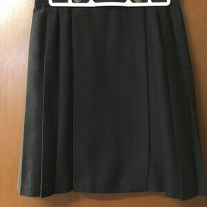 Pleated black skirt